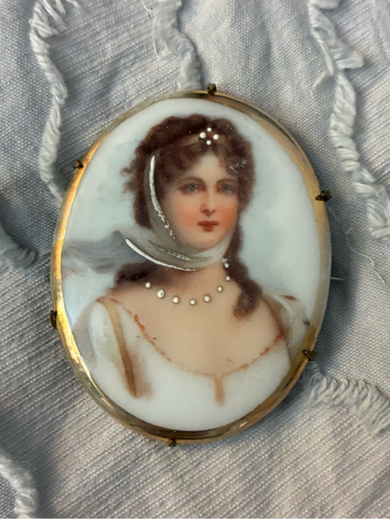 Jewelry - Vintage Queen Louise of Prussia Portrait Brooch